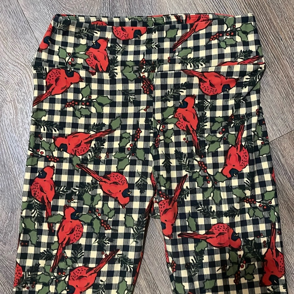 NWOT- Holiday Leggings, 🎄🎁Red Cardinal Birds, Buffalo Plaid, Christmas Holly